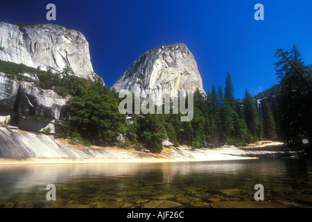 " Parco Nazionale di Yosemite' Piscina Smeraldo sopra 'primaverile cade' California USA " Stati Uniti d'America" Foto Stock