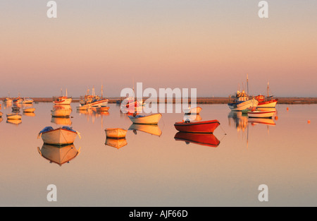 Barche in Santa Luzia Tavira Algarve Portogallo Foto Stock