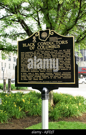 Nero lavoratore della metropolitana statuto storia signpost in Columbus Ohio OH Foto Stock