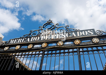 Ingresso al mercato del pesce in Mahon Minorca, Isole Baleari, Spagna Foto Stock