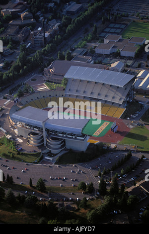 Vista aerea di Husky Stadium e il reparto Atletica la costruzione presso l'Università di Washington, Seattle WA USA Foto Stock