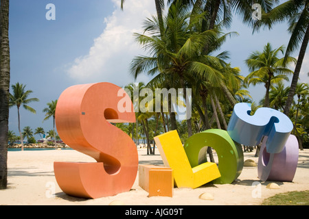 Colorati gigante lettere scrivi nome Siloso Beach L'Isola di Sentosa Singapore Foto Stock