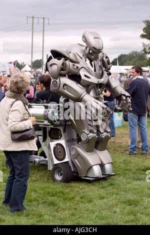 Titan il 8 piedi Cyberstein robot umanoide a Moreton Agricultural Show 2007 Foto Stock