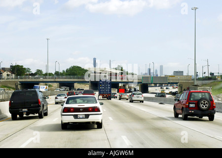 La congestione del traffico sulla superstrada verso il centro di Chicago in Illinois il Foto Stock