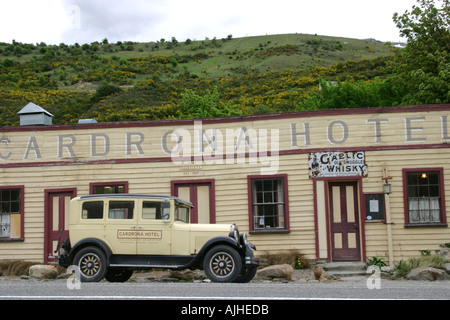 Historic Cardrona Hotel con auto oldtimer Isola del Sud della Nuova Zelanda Foto Stock