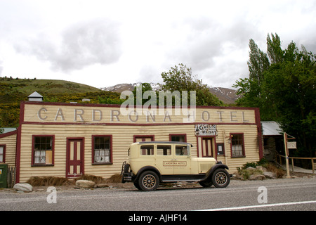 Historic Cardrona Hotel con auto oldtimer Isola del Sud della Nuova Zelanda Foto Stock