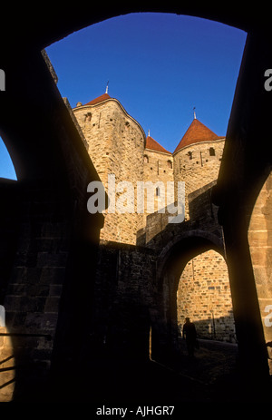 Porta Narbonense, Porte Narbonnaise, fortezza militare, Cataro guerre crociate albigese, La Cite, città di Carcassonne, Languedoc-Roussillon, Francia Foto Stock