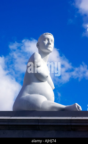 Marc Quinn della statua di Alison riunitore incinta in Trafalgar Square, Settembre 2005 Foto Stock