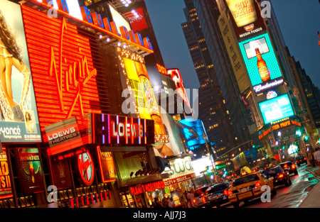 Times Square di notte Foto Stock