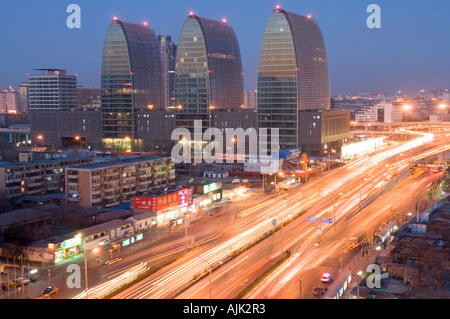 Nightview di Xihuan piazza un nuovo centro affari a Pechino Foto Stock