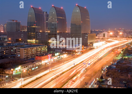 Nightview di Xihuan piazza un nuovo centro affari a Pechino Foto Stock