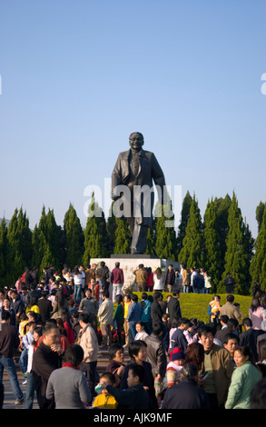 Statua di ex leader cinese Deng Xiaoping su Central Park a Shenzhen Guangdong Cina Foto Stock