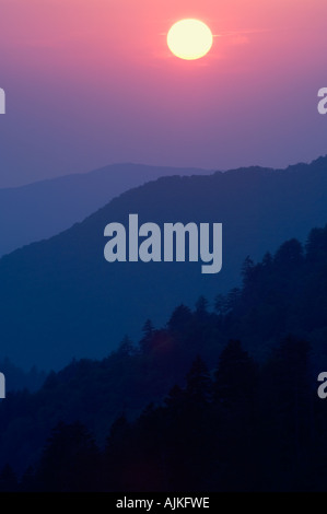 Tramonto da si affacciano sul lato del Tennessee di ritrovata Gap Road, Great Smoky Mountains National Park, Tennessee, Stati Uniti d'America Foto Stock