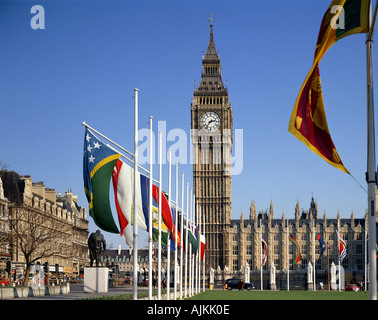 GB - LONDRA: Piazza del Parlamento e di Elisabetta Torre (Big Ben) Foto Stock