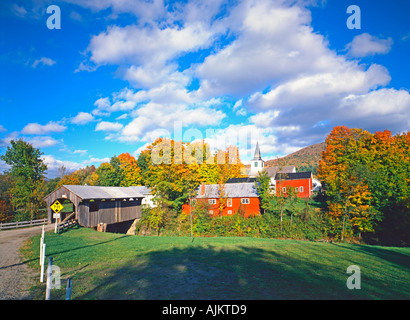 Villaggio di Waterville Vermont USA durante la caduta delle foglie di stagione Foto Stock