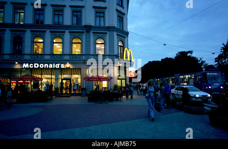 McDonald s restaurant di Riga, Lettonia Foto Stock