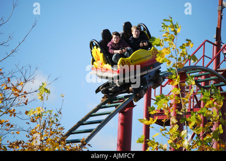 'Land of the Dragon's', 'Dragon's Fury' Ride, Parco a tema Chessington World of Adventures, Chessington, Surrey, Inghilterra, Regno Unito Foto Stock