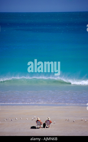 Giovane godendo la vista, Broome, Australia occidentale Foto Stock