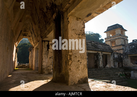 El Palacio sito Maya di Palenque Chiapas Provincia Messico 2005 Foto Stock