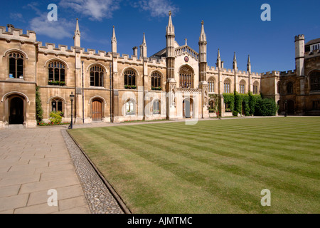 Il cortile centrale e santificato prati del Corpus Christi College di Cambridge in Inghilterra. Foto Stock