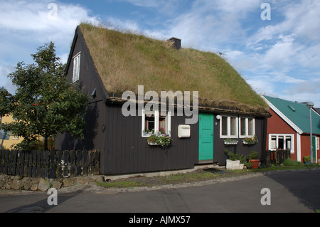 Dal tetto del fondo erboso house di Torshavn, Isole Faerøer Foto Stock