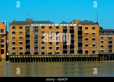 Nuova gru wharf un vecchio magazzino convertito in appartamenti moderni limehouse est Londra Inghilterra Regno Unito Europa Foto Stock