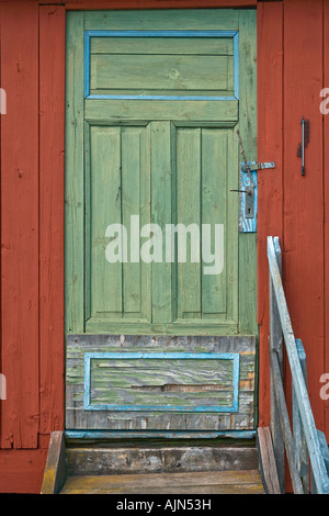 La Svezia arcipelago di Stoccolma NORRÖRA ISLAND RED CASA PORTA SALTKRÅKAN Foto Stock