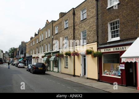 Eton High Street Eton vicino nr Windsor Berkshire Inghilterra 2000s, 20006 HOMER SYKES Foto Stock