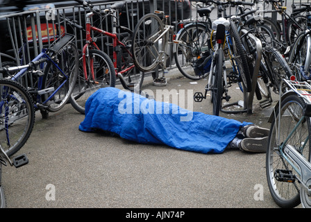 Londra REGNO UNITO traversina ruvida in bike park Waterloo station Foto Stock