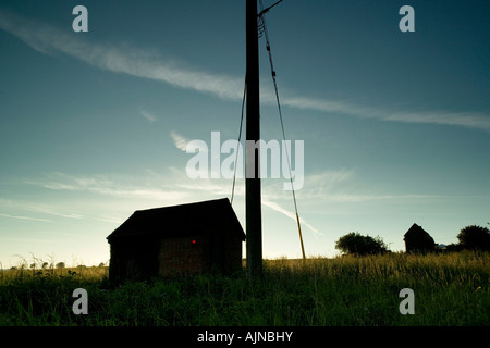 Piccola sottostazione elettrica di sunrise Foto Stock