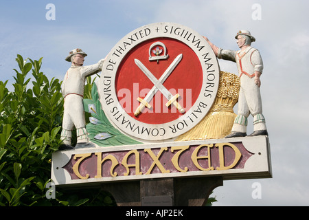 Thaxted ornati in segno di villaggio essex England Regno unito Gb Foto Stock