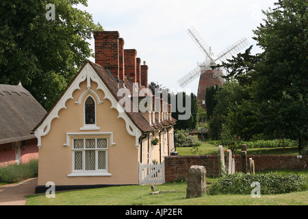 Thaxted caratteristico villaggio mulino a vento alms case essex rurale Inghilterra del sud gran bretagna uk gb Foto Stock