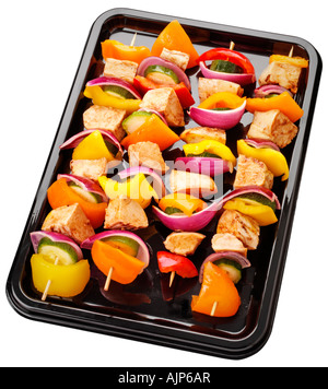 Pollo e spiedini di verdure tagliate Foto Stock
