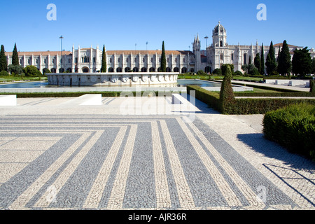 Monastero dos Jerónimos a Lisbona, Portogallo. Classificato come Patrimonio Mondiale dell'UNESCO si erge come il miglior esempio di arte manuelina Foto Stock