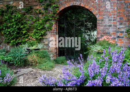 Giardini Broadleas, Devizes, Wiltshire, Inghilterra, Regno Unito Foto Stock