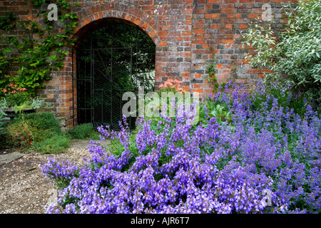 Giardini Broadleas, Devizes, Wiltshire, Inghilterra, Regno Unito Foto Stock