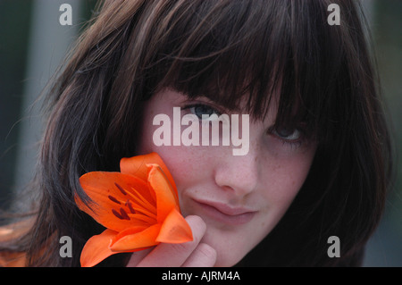 Ritratto di una giovane donna Foto Stock
