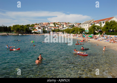 Primosten spiaggia della costa della Dalmazia Croazia Foto Stock