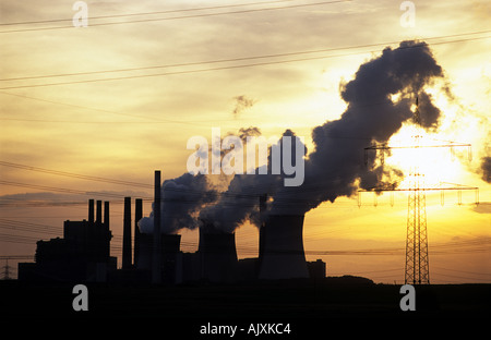 Niederaussem di centrali elettriche a carbone, Grevenbroich, Renania settentrionale-Vestfalia (Germania). Foto Stock