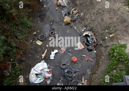 Volare il ribaltamento in un ruscello vicino a James Street York East Yorkshire Regno Unito Foto Stock