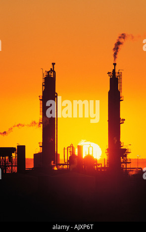 Il South Australia. Moomba. Il gas naturale raffineria al tramonto. Foto Stock