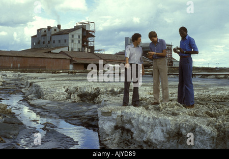 Lake Magadi in Kenya Africa Orientale del Magadi Soda di Opere è in background Foto Stock