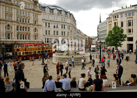 City scape di Ludgate Hill, nella city di Londra, Inghilterra. Foto Stock