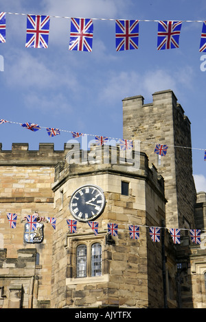 UK England County Durham, Durham City, Durham Castle, University College, scuola, campus, Norman Architecture, Union Jack, UK071001069 Foto Stock