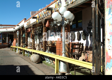 Ornamento e Outdoor negozio di ceramiche in Guadalupe Santa Fe New Mexico Stati Uniti America STATI UNITI D'AMERICA Foto Stock