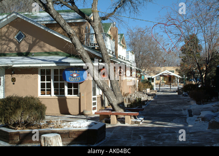 John Dunn ospitano negozi fuori strada piegata Taos New Mexico Stati Uniti America STATI UNITI D'AMERICA Foto Stock