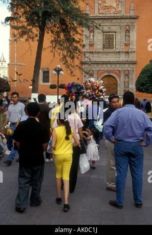 Popolo messicano, jardin zenea, Santiago de Querétaro, queretaro, Stato di Queretaro, Messico Foto Stock