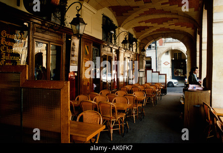 Marciapiede ristorante / Parigi / Strassenrestaurant Foto Stock