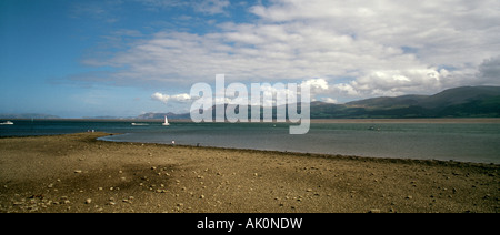 Vista da Beaumaris, Anglesey, Galles del Nord Foto Stock