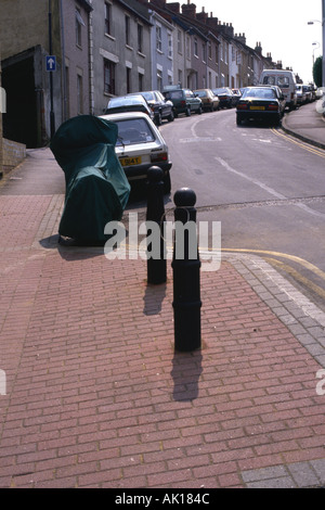 Segni di pianificazione urbana nel XIX secolo terrazzati area di alloggiamento Swindon Wiltshire, Inghilterra degli anni ottanta Foto Stock